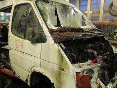 Ford Transit pitkä puolikorkea -90