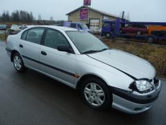 Toyota Avensis 1.6 VVti sed. -01