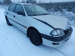 Toyota Avensis 1.8 sedan -98