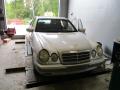 Kuva 1: Mercedes-Benz E 220D aut.sedan 1997