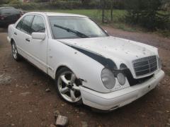 Mercedes-Benz E 220d -96