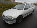 Kuva 1: Toyota Avensis 2.0 TD Farm. -00 2000