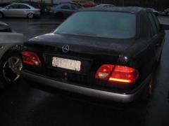 Mercedes-Benz E 200 220d sedan