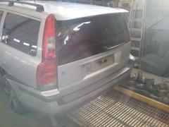 Volvo V70 D5