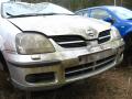 Kuva 1: Nissan Almera Tino 1.8 -05 hopea 2005