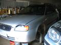 Kuva 1: Suzuki Baleno 1.6 -01 4X4 farmari hopea 2001