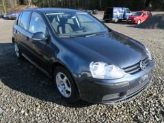 Volkswagen Golf V 1.6i 8V 5/HB