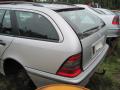 Kuva 1: Mercedes-Benz C 200 CDI -01 farm hopea 2001