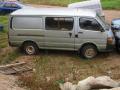 Kuva 1: Toyota Hiace 2,4D 4x4 pitk -90 1990