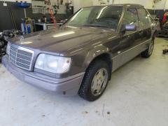 Mercedes-Benz E 124 300 D Sed
