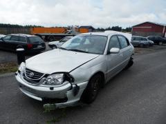 Toyota Avensis 2.0 VVti -02