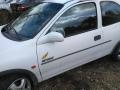 Kuva 1: Opel Corsa B 1.4 SPORT 3-ov valkoinen 1995