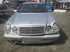 Mercedes-Benz E 290TD farm. -98