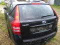 Kuva 1: Kia Ceed 1,6 -08 musta 2008