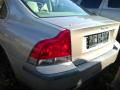 Kuva 1: Volvo S60 2,4 autom. vaal.ruskea -03 2003