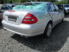 Mercedes-Benz E 211 E500 4-Matic Sed