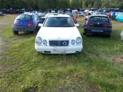 Mercedes-Benz 220