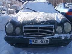 Mercedes-Benz E 230 Sedan