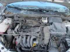 Ford Focus 1,4 farmari -01