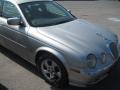 Kuva 1: Jaguar S-type 2005