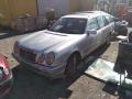 Kuva 1: Mercedes-Benz E 320 V6 4matic 1999