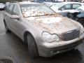 Kuva 1: Mercedes-Benz C 180 200cdi farkku 2003