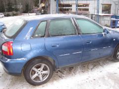 Audi A3 1,6 -01 sininen 5-ov HB