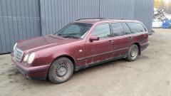 Mercedes-Benz E S210