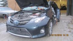Toyota Auris Hybrid 13->>