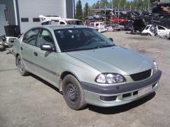 Toyota Avensis 1,8 sedan -99