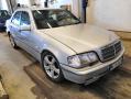 Kuva 1: Mercedes-Benz C 180 1.8i 4D sedan -97 1997