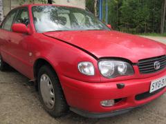 Toyota Corolla 1.4 -01 pun. sedan
