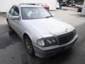 Kuva 1: MB W202 C180 4D Sedan MT5 1999