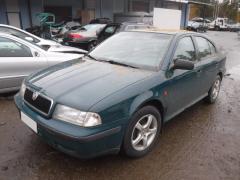Skoda Octavia 1U2 5D HB 1.6i LX MT5