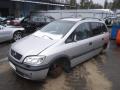 Kuva 1: Opel Zafira A 5D MPV 7-H. 1.6i MT5 Comfort Pre-Facelift 2002