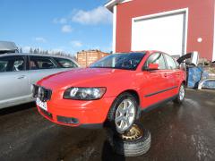 Volvo S40 2.4bensa punainen sedan