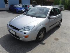 Ford Focus I Pre-Facelift 5D HB 1.6i MT5