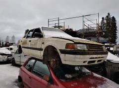 Mazda 323 1,6 16V (kaasutin) sedan -90