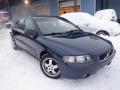 Kuva 1: Volvo S60 4D Sedan 2.4i MT5 2001