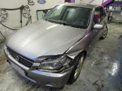 Lexus IS200 2.0 -05