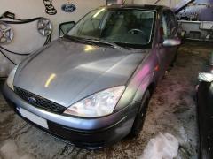 Ford Focus 1.6 16V sedan -03