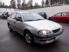 Toyota Avensis T22 Pre-Facelift 4D Sedan 1.6i MT5 Terra