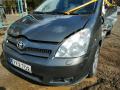 Kuva 1: Toyota Corolla Verso 2.2 D-4D -05 t.harmaa 2005