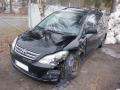 Kuva 1: Toyota Avensis Verso Facelift 5D MPV 2.0i MT5 7-H. 2005