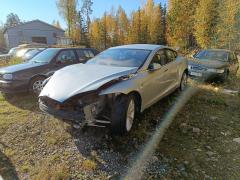Tesla Model S 85D