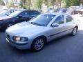 Kuva 1: Volvo S60 4D Sedan 2.4 D5 A/T 2002