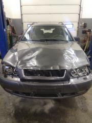 Volvo V40 StW 2.0 16V -02
