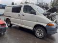 Kuva 1: Toyota Hiace  2.5D-4D 4WD lyhyt -02 2002