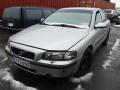 Kuva 1: VOLVO S60 2.4 140hv 2001