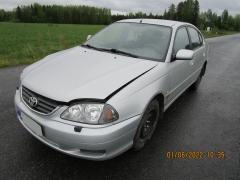Toyota Avensis 1.8 VVT-i sedan -03